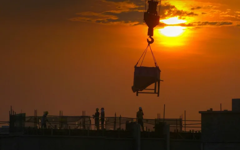 Cranes & Lifting